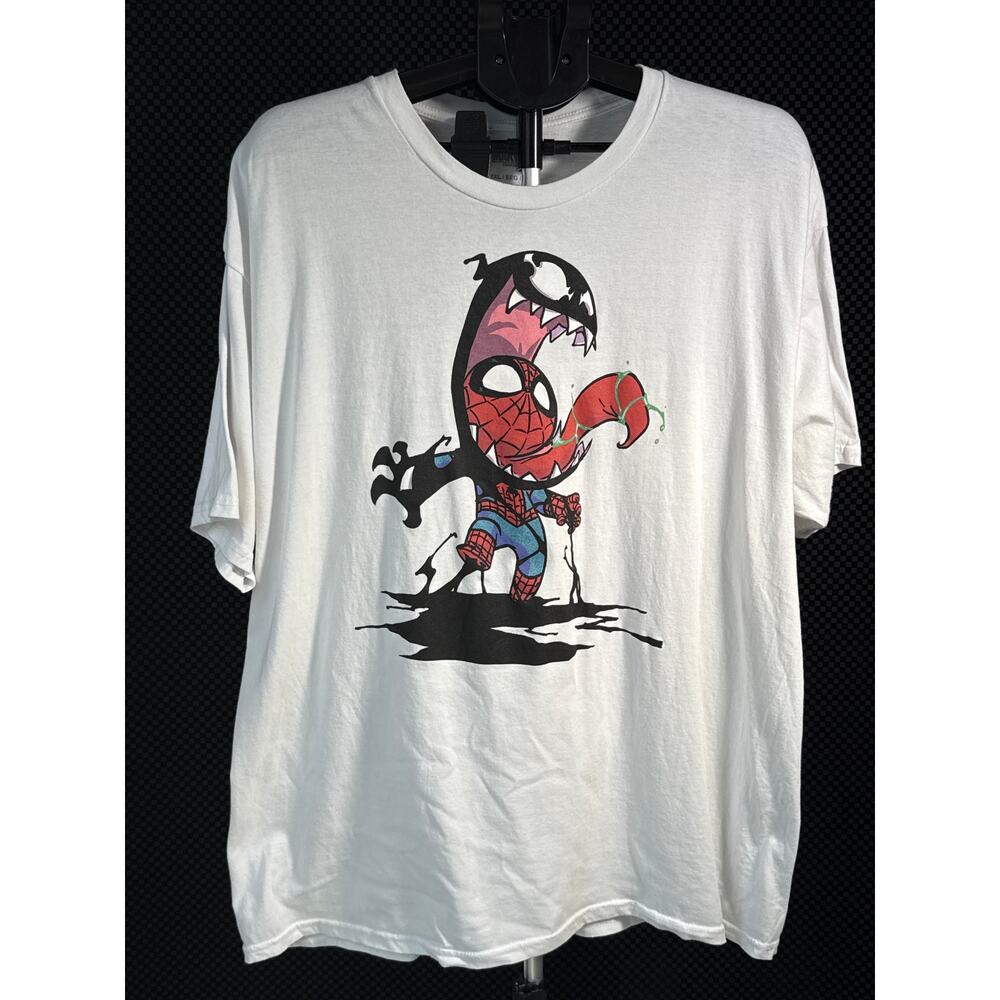 Marvel Spiderman and Venom White Graphic T-Shirt, Size XXL